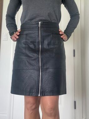 Top Shop Black Front-Zip Faux Leather Skirt